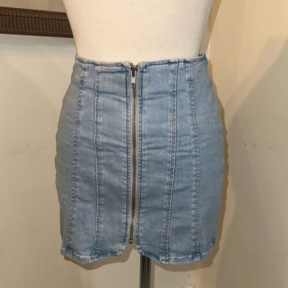 Free People Zipper Front Denim Mini Skirt Size 6
